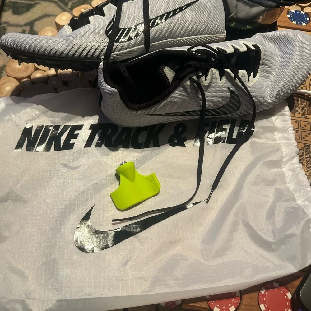 Nike Air Zoom Rival M 9 Spikes in Pure Platinum and Black - Picture 10 of 11